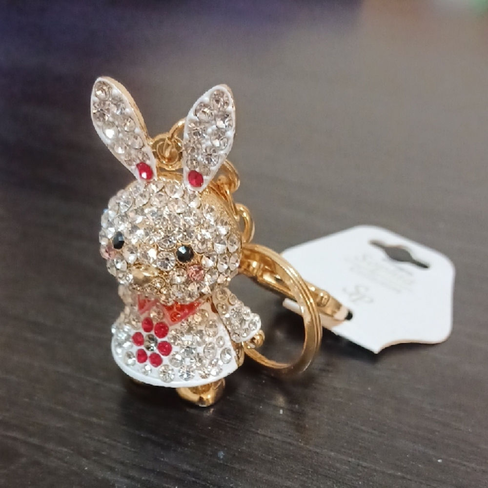 Adorable Crystal Bunny Keychain - Picture 3 of 4